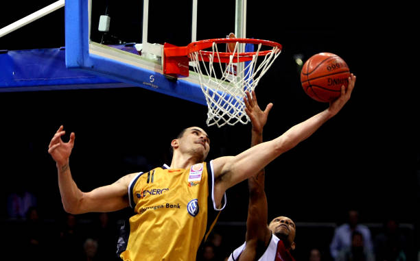 发起猛烈冲 发起猛烈冲